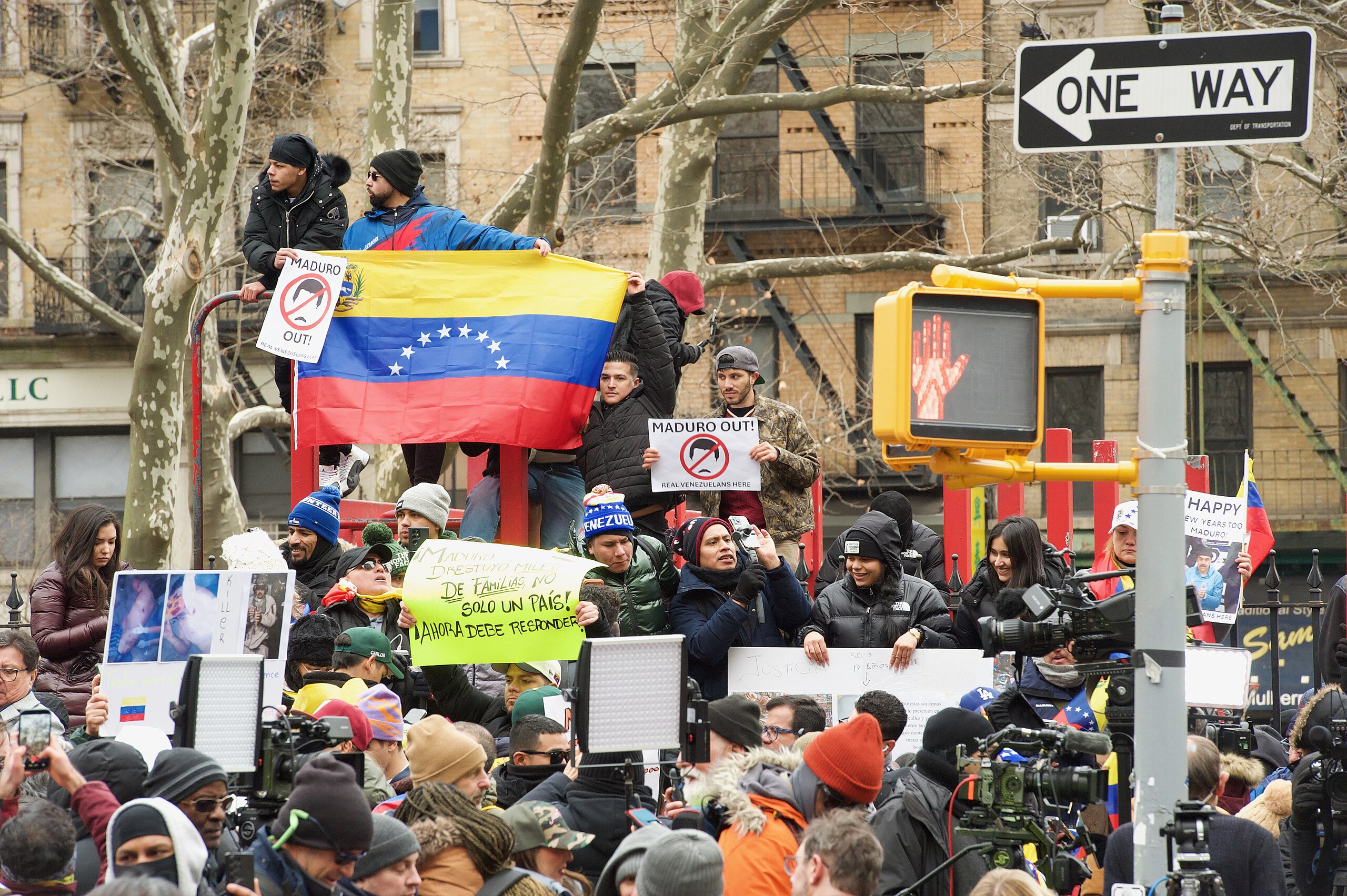 Outside Nicolás Maduro's arraignment in NYC. Photo: SWinxy on Wikimedia Commons. CC BY 4.0