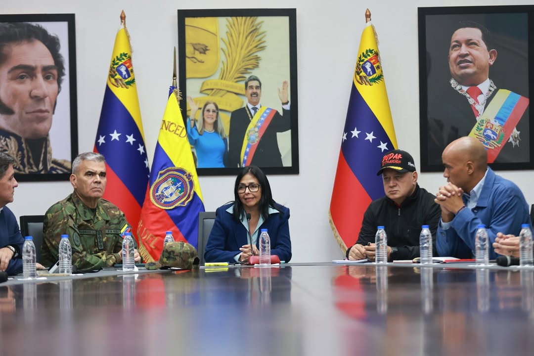 Acting President Delcy Rodríguez leads the Council of Ministers. Photo: Vicepresidencia de Venezuela on Wikimedia Commons, Public Domain.