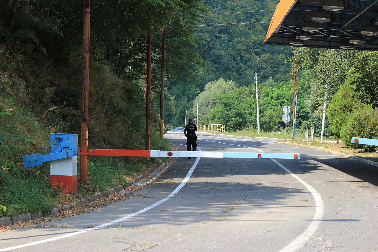 Serbian-Bulgarian border at Bosilegrad. Photo source: Julian Nyča / Wikimedia Commons, CC BY-SA 3.0