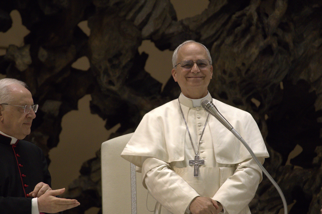 Pope Leo XIV during an audience with the media (May 12, 2025) (Photo by Edgar Beltrán / The Pillar / Wikimedia Commons)