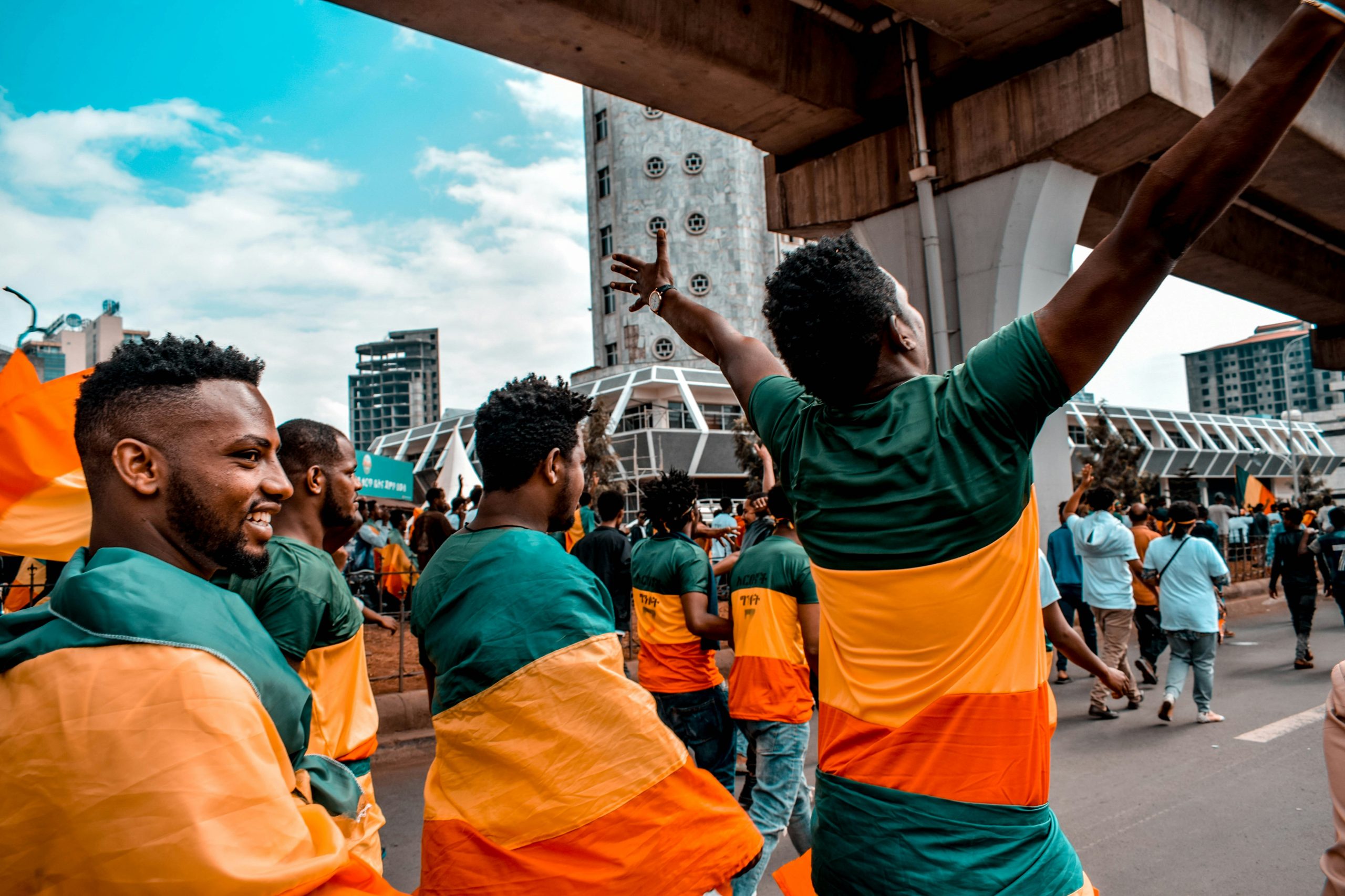Ethiopian People wellcome back Patriotic Ginbot 7. Photo source: Yonatan Tesfaye / Unsplash.